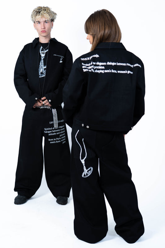 Veste noire signature DIVICE – portée en duo avec le jean noir